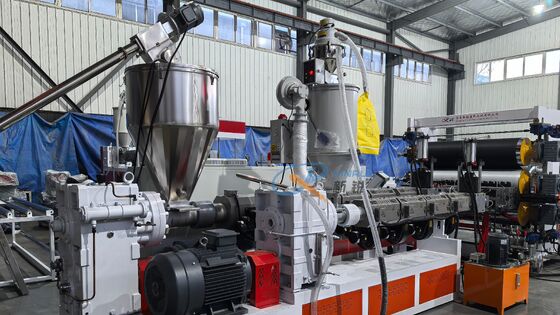 1400-1800 মিমি টিপিই টিপিভি টিপিআর কার ম্যাট মেশিন ভ্যাকুয়াম ফর্মিং শীট তৈরির মেশিন